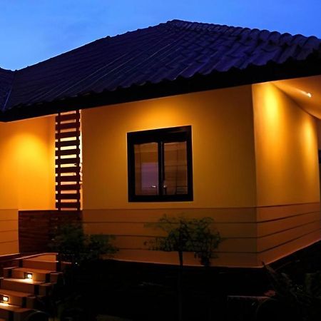Tanisa Resort Chumphon Exteriör bild