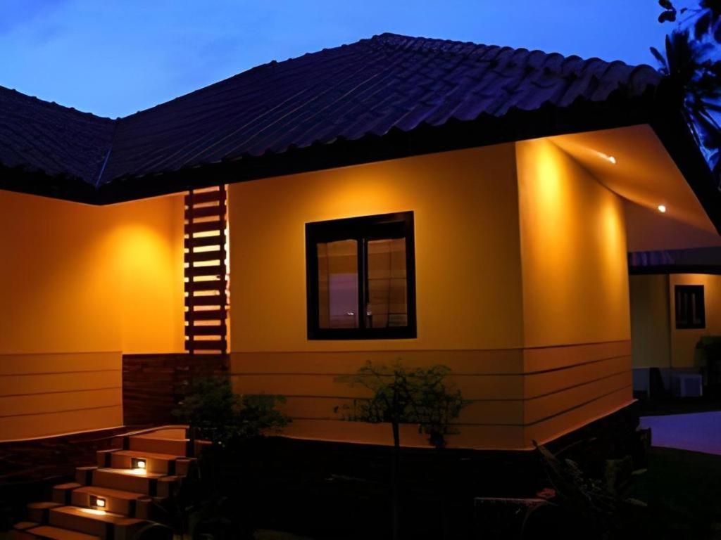 Tanisa Resort Chumphon Exteriör bild