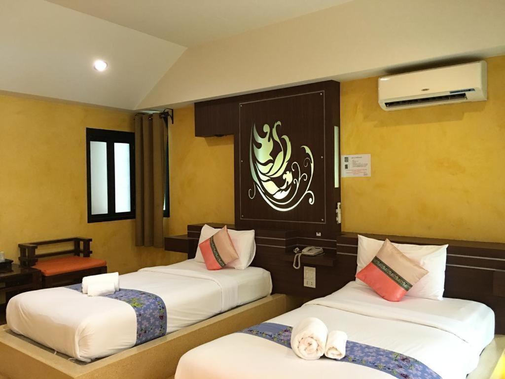Tanisa Resort Chumphon Exteriör bild