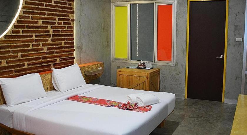 Tanisa Resort Chumphon Exteriör bild