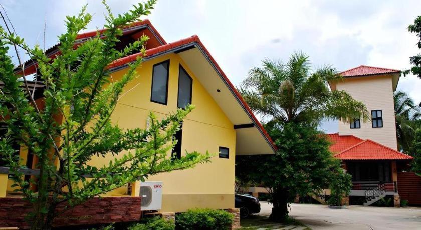 Tanisa Resort Chumphon Exteriör bild