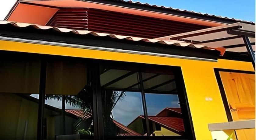 Tanisa Resort Chumphon Exteriör bild