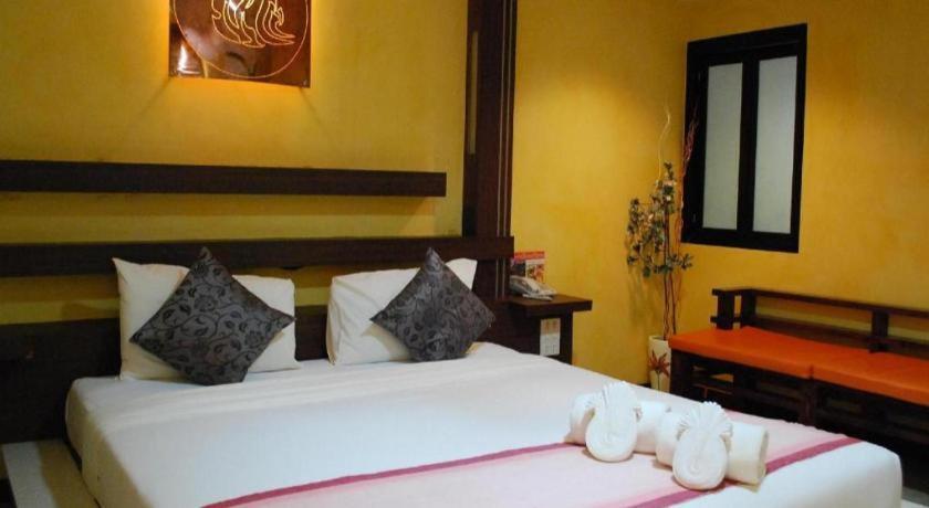 Tanisa Resort Chumphon Exteriör bild