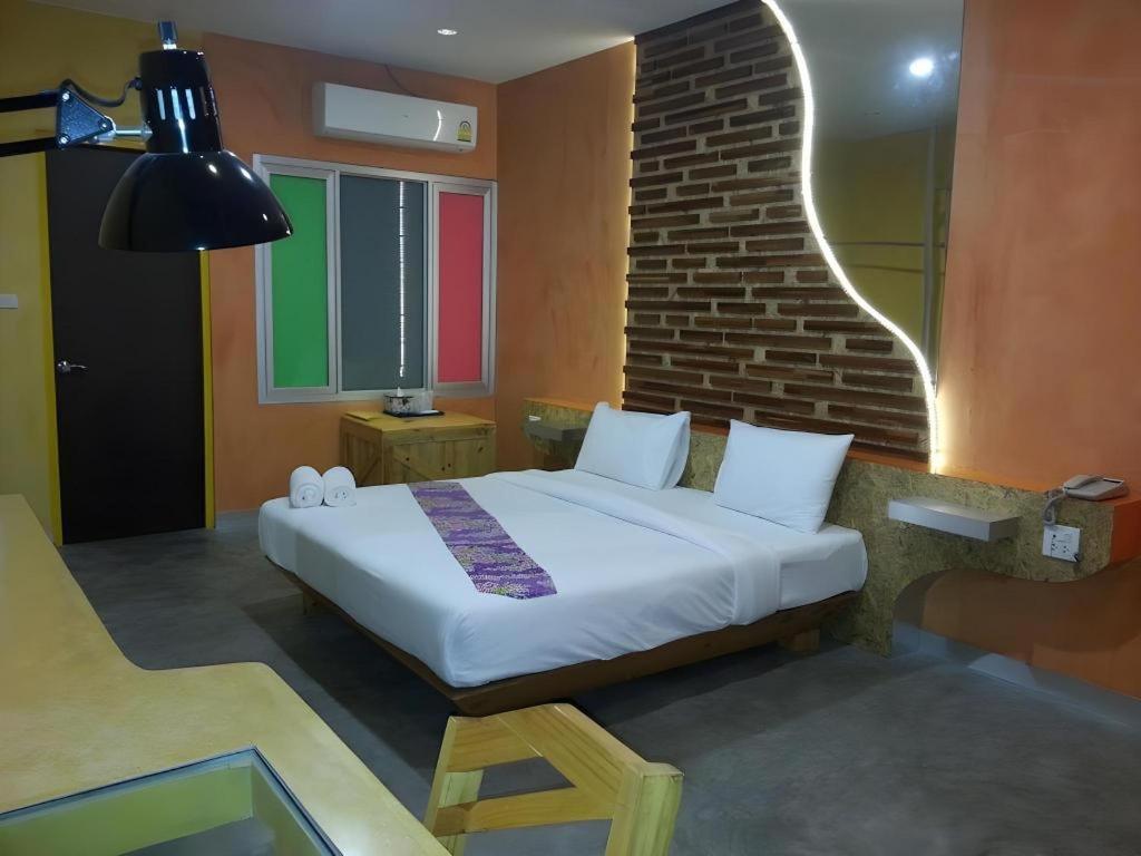 Tanisa Resort Chumphon Exteriör bild