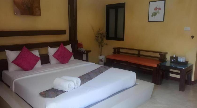Tanisa Resort Chumphon Exteriör bild