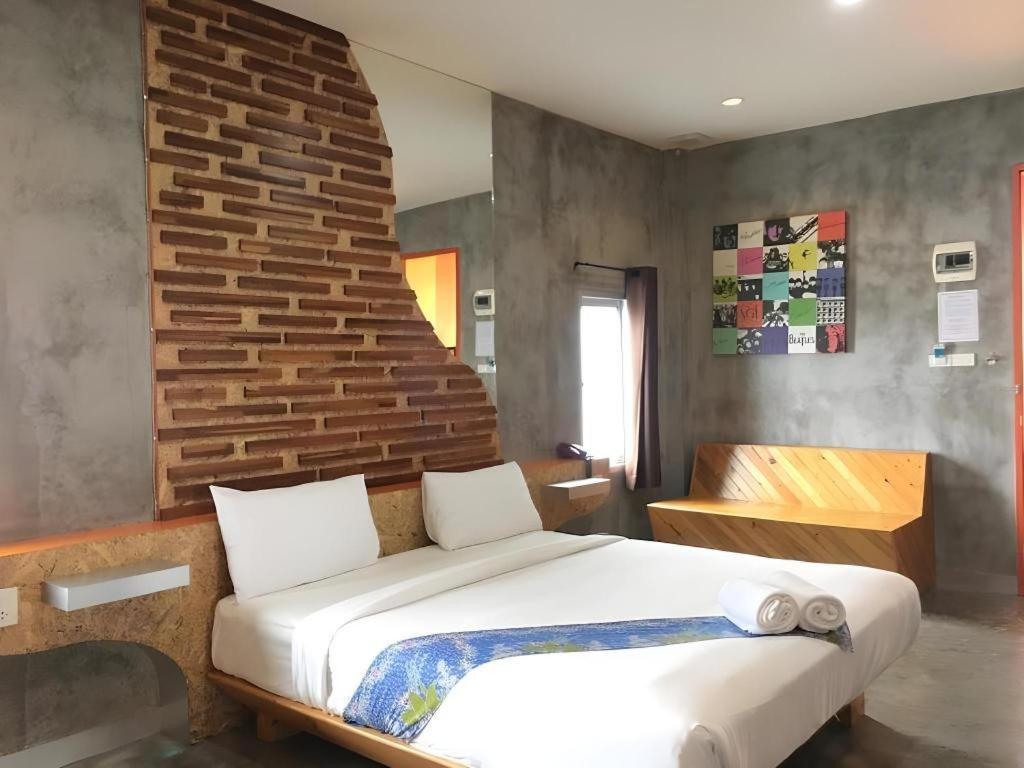 Tanisa Resort Chumphon Exteriör bild