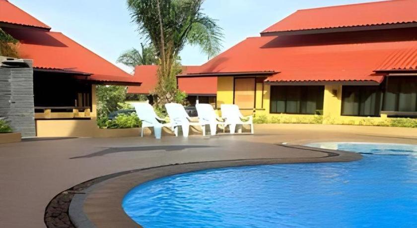 Tanisa Resort Chumphon Exteriör bild