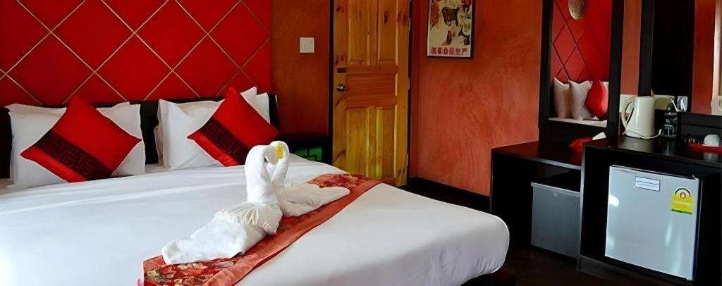Tanisa Resort Chumphon Exteriör bild