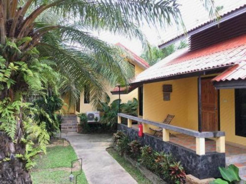 Tanisa Resort Chumphon Exteriör bild
